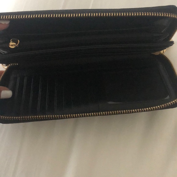 Michael Kors Wallet - Picture 2 of 2